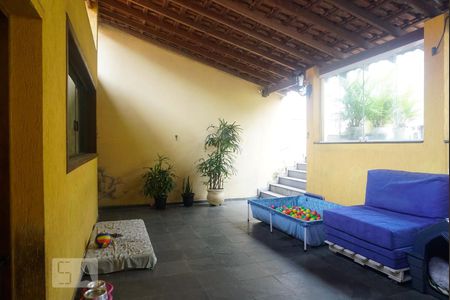 Casa à venda com 259m², 3 quartos e 2 vagasQuintal com Cobertura