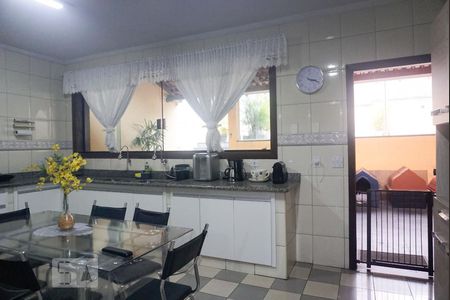 Casa à venda com 259m², 3 quartos e 2 vagasCozinha