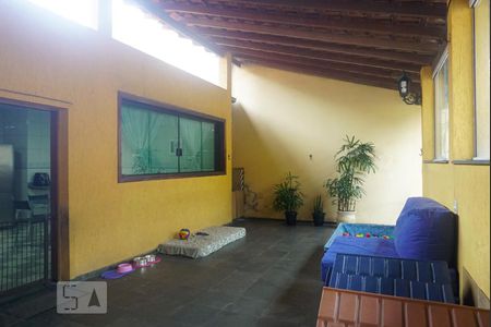 Casa à venda com 259m², 3 quartos e 2 vagasQuintal com Cobertura