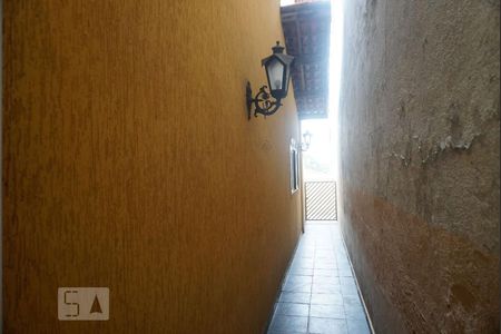 Casa à venda com 259m², 3 quartos e 2 vagasCorredor Lateral