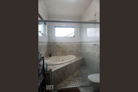 Casa à venda com 259m², 3 quartos e 2 vagasBanheiro da Suíte 1