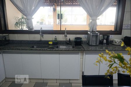 Casa à venda com 259m², 3 quartos e 2 vagasCozinha