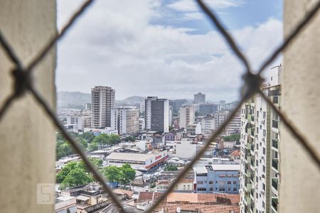 Apartamento para alugar com 70m², 2 quartos e 1 vagaÁrea de Serviço Vista