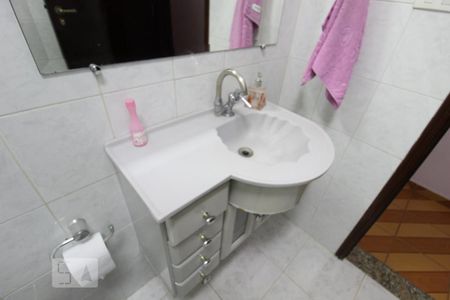 Casa à venda com 267m², 3 quartos e 8 vagasBanheiro social