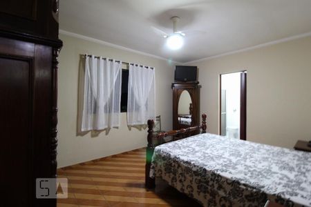 Casa à venda com 267m², 3 quartos e 8 vagasSuíte 2