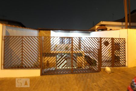 Casa à venda com 267m², 3 quartos e 8 vagasFachada