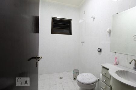 Casa à venda com 267m², 3 quartos e 8 vagasBanheiro social