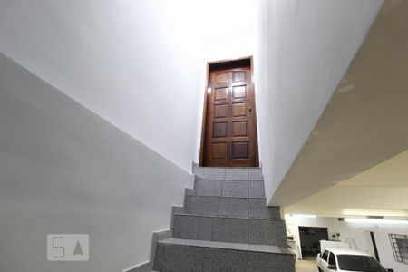 Casa à venda com 267m², 3 quartos e 8 vagasEscada garagem