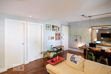 Sala de apartamento para alugar com 2 quartos, 75m² em Vila Sofia, São Paulo