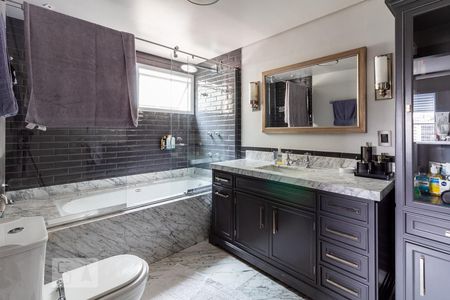 Apartamento à venda com 190m², 4 quartos e 2 vagas Apartamento à venda com 190m², 4 quartos e 2 vagasBanheiro Suite