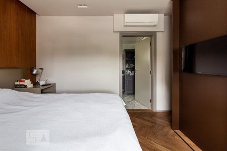 Apartamento à venda com 190m², 4 quartos e 2 vagas Apartamento à venda com 190m², 4 quartos e 2 vagasSuite