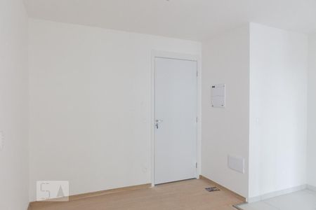 Sala de apartamento à venda com 2 quartos, 42m² em Parque Industrial Tomas Edson, São Paulo