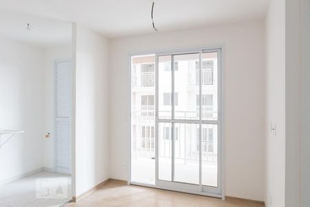 Sala de apartamento à venda com 2 quartos, 42m² em Parque Industrial Tomas Edson, São Paulo