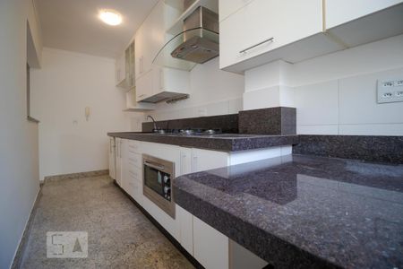 Apartamento para alugar com 120m², 2 quartos e 3 vagas Apartamento para alugar com 120m², 2 quartos e 3 vagasCozinha