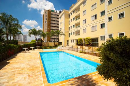 Apartamento para alugar com 120m², 2 quartos e 3 vagas Apartamento para alugar com 120m², 2 quartos e 3 vagasÁrea comum - Piscina