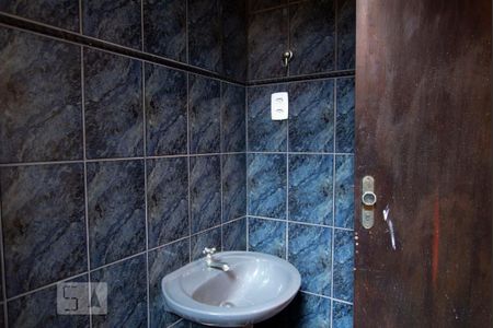 Casa à venda com 300m², 4 quartos e 5 vagasBanheiro de serviço