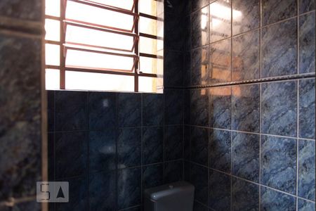 Casa à venda com 300m², 4 quartos e 5 vagasBanheiro de serviço