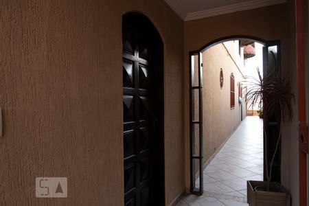 Casa à venda com 300m², 4 quartos e 5 vagasEntrada