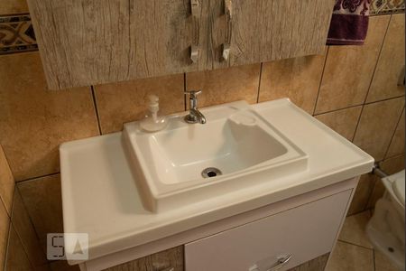 Pia de casa à venda com 4 quartos, 300m² em Jardim Cotiana, São Paulo