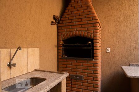 Casa à venda com 300m², 4 quartos e 5 vagasChurrasqueira