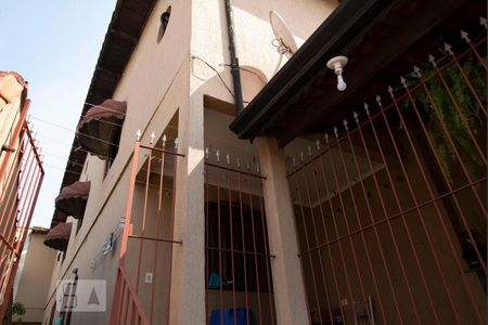 Casa à venda com 300m², 4 quartos e 5 vagasEscada Externa