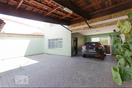 Casa à venda com 300m², 3 quartos e 5 vagas Casa à venda com 300m², 3 quartos e 5 vagasGaragem