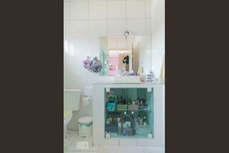 Casa à venda com 300m², 3 quartos e 5 vagas Casa à venda com 300m², 3 quartos e 5 vagasBanheiro Suíte 2