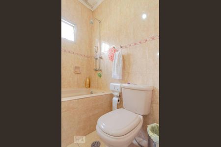 Casa à venda com 300m², 3 quartos e 5 vagas Casa à venda com 300m², 3 quartos e 5 vagasBanheiro Suíte 3