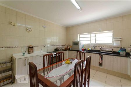 Casa à venda com 300m², 3 quartos e 5 vagas Casa à venda com 300m², 3 quartos e 5 vagasCozinha