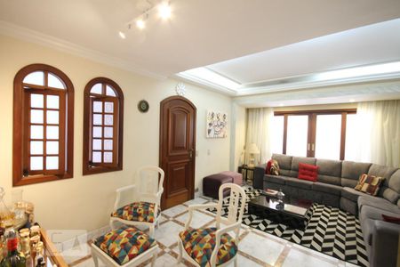 Casa de condomínio à venda com 245m², 5 quartos e 4 vagasSala