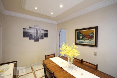 Casa de condomínio à venda com 245m², 5 quartos e 4 vagasCopa