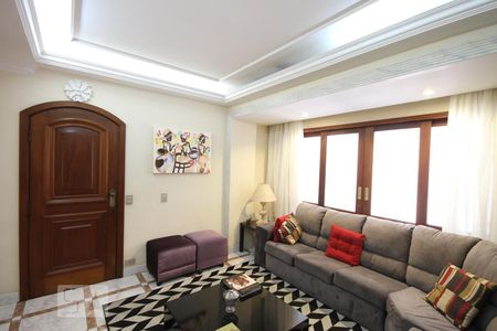 Casa de condomínio à venda com 245m², 5 quartos e 4 vagasSala