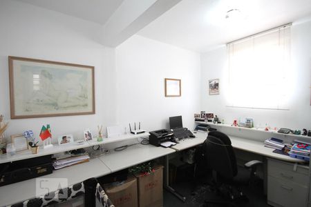 Casa de condomínio à venda com 245m², 5 quartos e 4 vagasEscritório