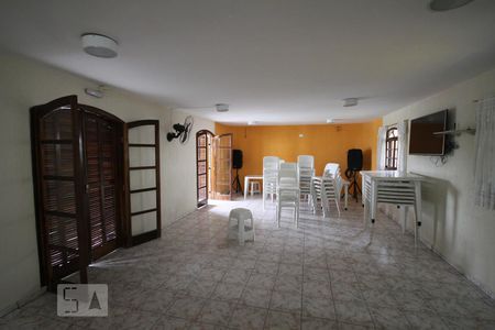 Casa de condomínio à venda com 245m², 5 quartos e 4 vagasSalão de Festas
