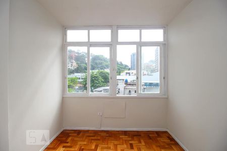 Quarto 1 de apartamento para alugar com 2 quartos, 90m² em Botafogo, Rio de Janeiro