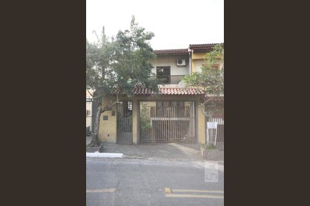 Casa à venda com 435m², 4 quartos e 8 vagasFachada