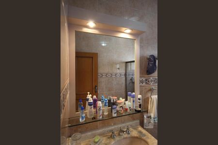 Casa à venda com 435m², 4 quartos e 8 vagasSuíte 3