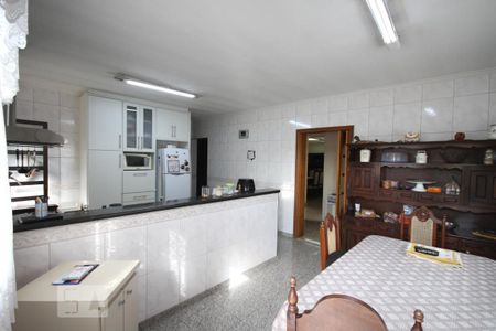 Casa à venda com 435m², 4 quartos e 8 vagasCozinha