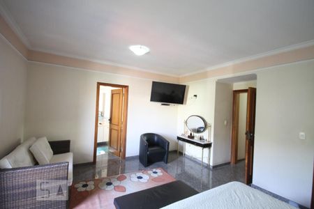 Casa à venda com 435m², 4 quartos e 8 vagasSuíte 1