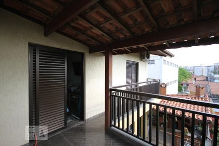 Casa à venda com 435m², 4 quartos e 8 vagasVaranda das suítes 2 e 3