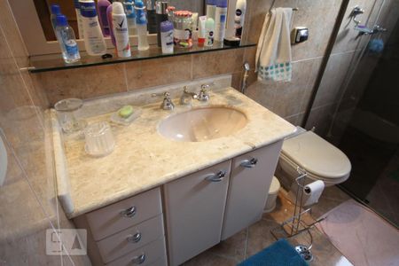 Casa à venda com 435m², 4 quartos e 8 vagasSuíte 3