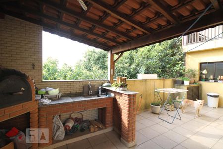 Casa à venda com 435m², 4 quartos e 8 vagasChurrasqueira