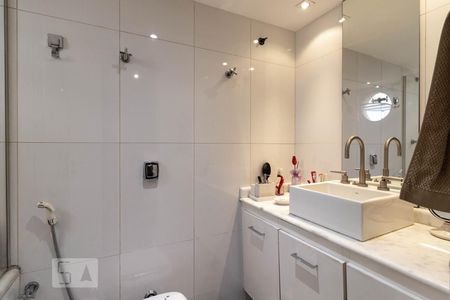 Apartamento à venda com 100m², 2 quartos e 1 vagaBanheiro da Suíte