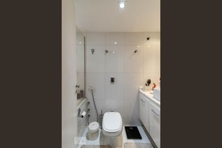 Apartamento à venda com 100m², 2 quartos e 1 vagaBanheiro da Suíte