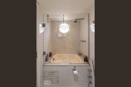 Apartamento à venda com 100m², 2 quartos e 1 vagaBanheiro da Suíte