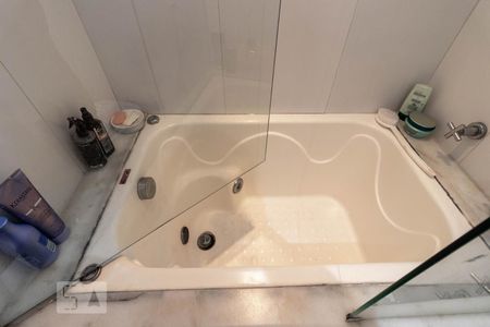 Apartamento à venda com 100m², 2 quartos e 1 vagaBanheiro da Suíte