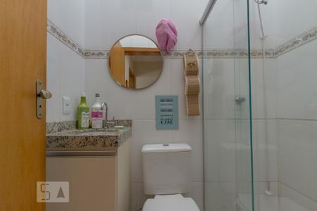 Banheiro de casa para alugar com 2 quartos, 65m² em Jardim Leblon, Belo Horizonte