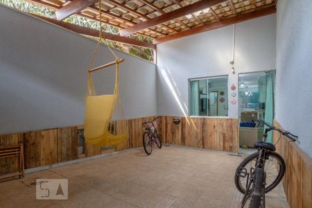 Casa para alugar com 65m², 2 quartos e 2 vagas Casa para alugar com 65m², 2 quartos e 2 vagasQuintal