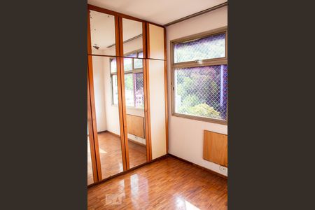 Apartamento à venda com 120m², 4 quartos e 2 vagas Apartamento à venda com 120m², 4 quartos e 2 vagasSuite