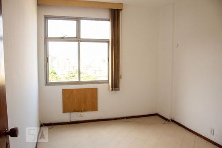 Apartamento à venda com 120m², 4 quartos e 2 vagas Apartamento à venda com 120m², 4 quartos e 2 vagasQuarto 3